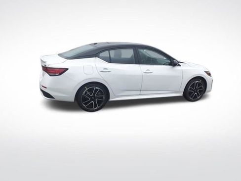 New 2025 Nissan Sentra SR image 8