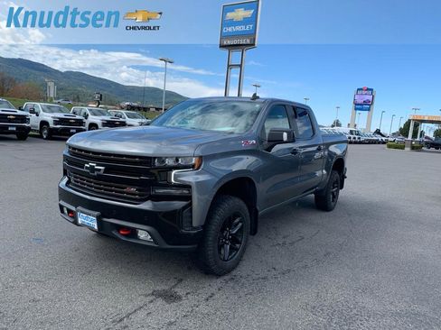 Used 2021 Chevrolet Silverado 1500 LT Trail Boss w/ Convenience Package II AWD/4WD image 3