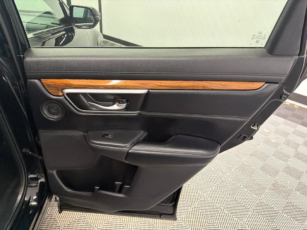 Used 2018 Honda CR-V Touring image 17