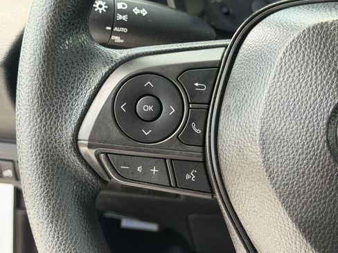 Used 2025 Toyota Corolla LE FWD image 15