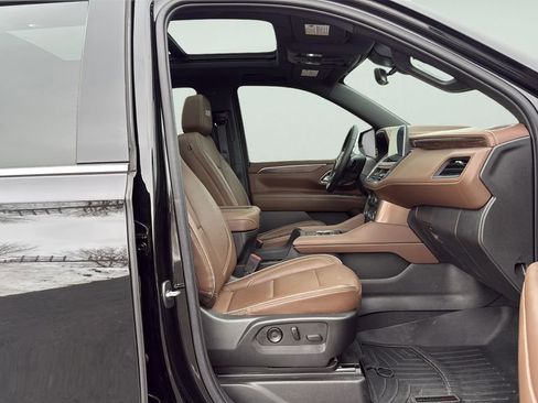 Used 2023 Chevrolet Tahoe High Country w/ LPO, Illumination Package image 11