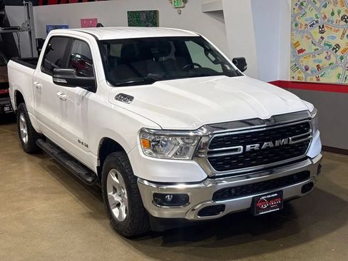 Used 2022 RAM 1500 Big Horn AWD/4WD image 3