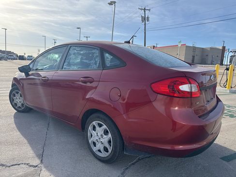 Used 2013 Ford Fiesta SE image 5