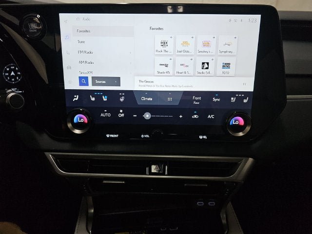 Used 2025 Lexus RX 350 Premium w/ Accessory Package AWD/4WD image 15