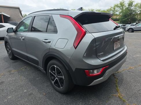 Used 2025 Kia Niro LX FWD image 8