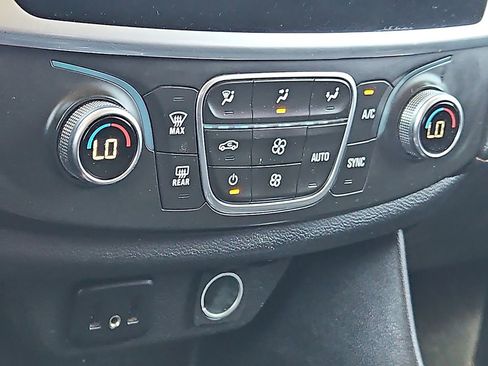 Used 2019 Chevrolet Traverse LS FWD image 17