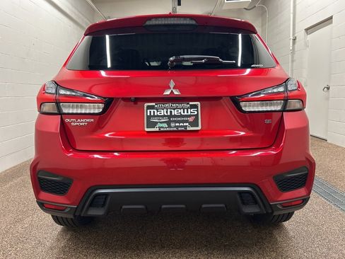 Used 2024 Mitsubishi Outlander Sport SE image 3