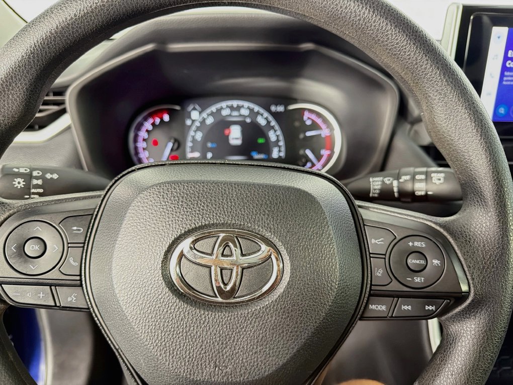 Used 2024 Toyota RAV4 XLE FWD image 16