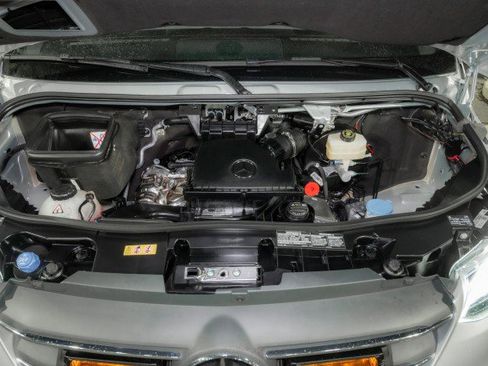 Used 2024 Mercedes-Benz Sprinter 2500 image 33