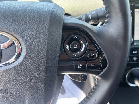 Used 2022 Toyota Prius Prime LE image 6