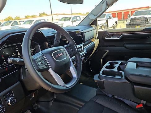 Used 2023 GMC Sierra 1500 Elevation image 12