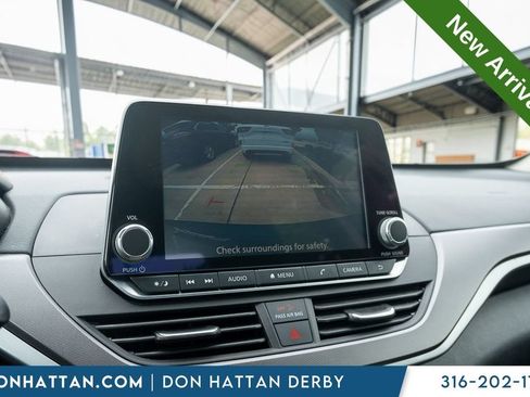 Used 2025 Nissan Altima 2.5 SR FWD image 8