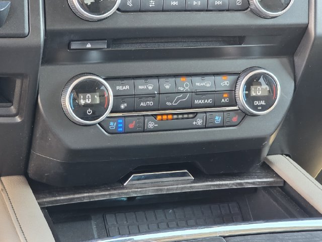 Used 2018 Ford Expedition Limited w/ Equipment Group 301A RWD image 27