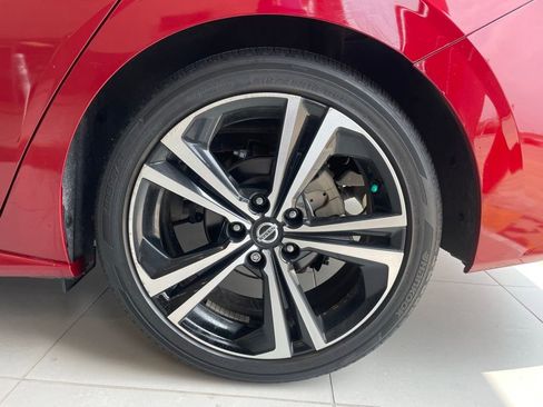Certified 2022 Nissan Sentra SR w/ Lighting Package FWD image 17
