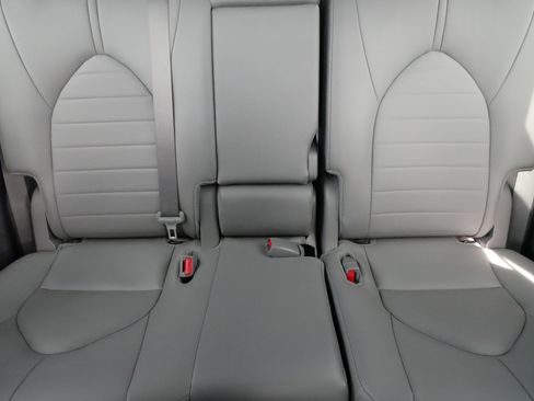 Certified 2025 Toyota Highlander XLE AWD/4WD image 13