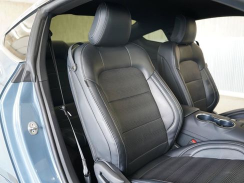 Used 2025 Ford Mustang Premium RWD image 31