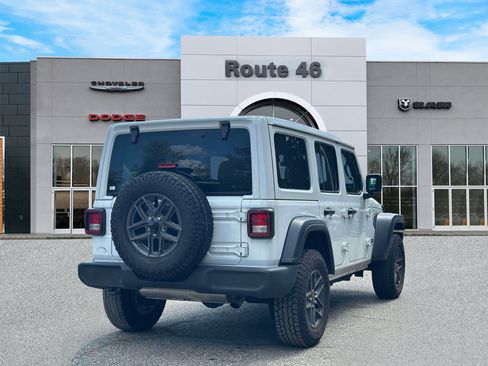 Used 2025 Jeep Wrangler Unlimited Sport AWD/4WD image 5