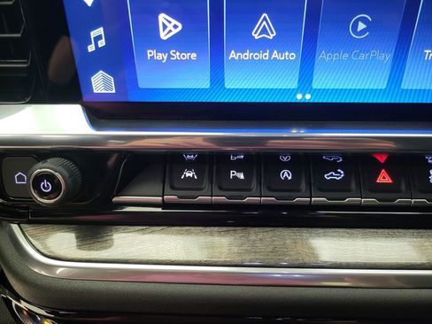 Used 2025 Chevrolet Silverado 1500 LTZ image 13