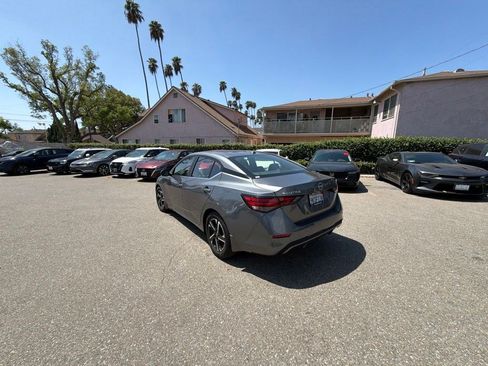 Certified 2024 Nissan Sentra SV FWD image 3