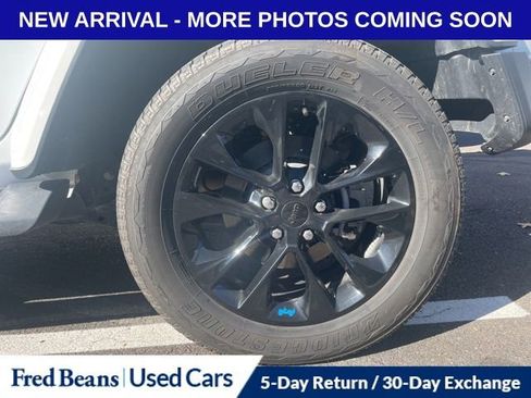 Used 2022 Jeep Wrangler Unlimited Sahara w/ Cold Weather Group image 14
