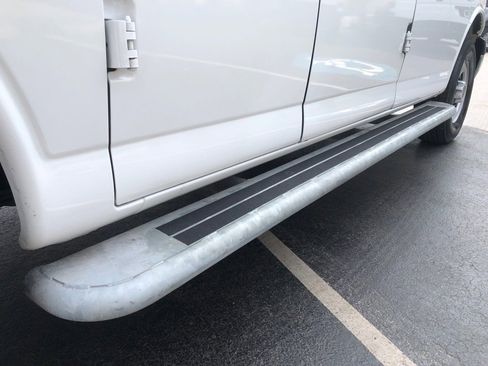 Used 2024 GMC Savana 2500 w/ Driver Convenience Package image 14