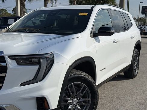 Used 2025 GMC Acadia Elevation image 6