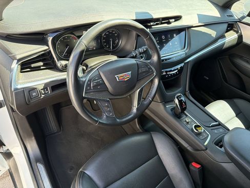 Used 2021 Cadillac XT5 Sportv AWD/4WD image 3