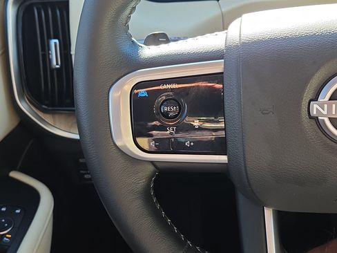 Used 2025 Nissan Armada Platinum RWD image 21
