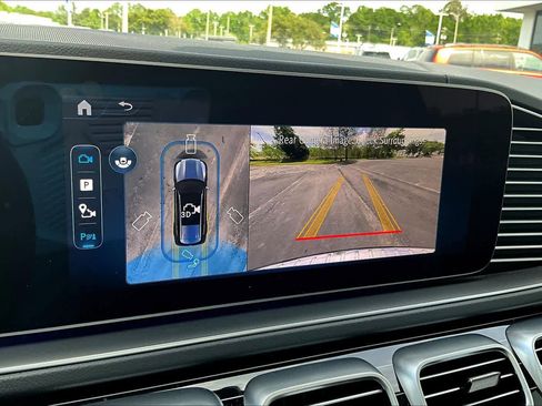 Used 2025 Mercedes-Benz GLS 450 4MATIC image 28