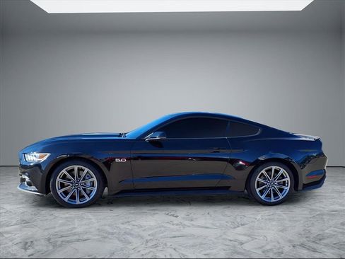 Used 2015 Ford Mustang GT Premium image 4