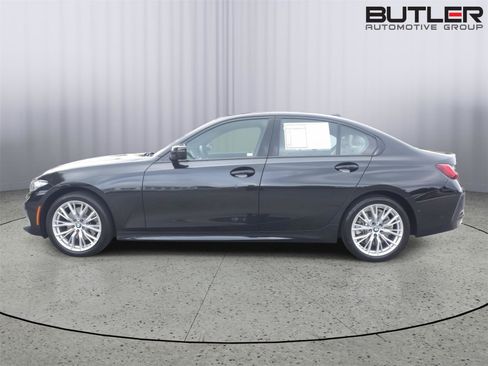 Used 2023 BMW 330i Sedan w/ Premium Package RWD image 3