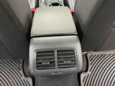 Used 2016 Volkswagen Golf Limited Edition FWD image 25