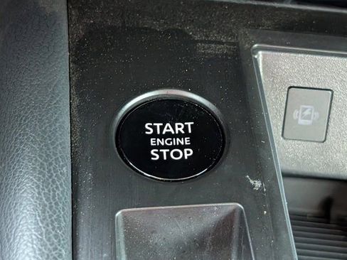 Used 2025 Nissan Kicks SR FWD image 46