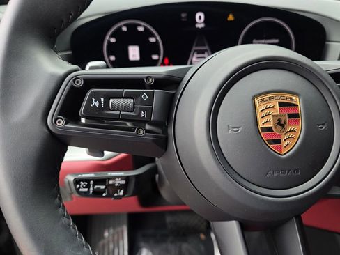 Certified 2025 Porsche Cayenne Coupe AWD/4WD image 28