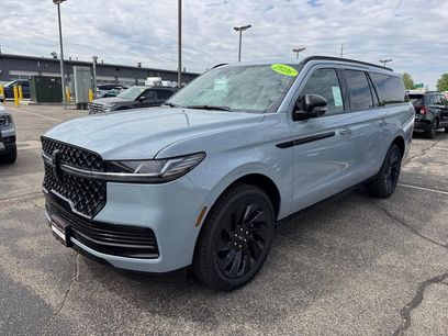 New 2026 Lincoln Navigator L Reserve w/ Jet Appearance Package