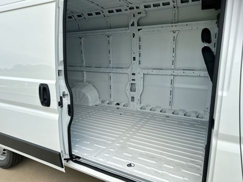 New 2025 RAM ProMaster 2500 image 21