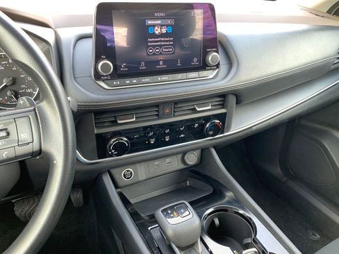 Used 2023 Nissan Rogue S image 18