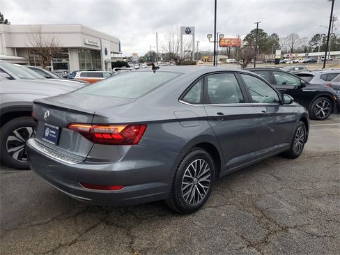 Used 2021 Volkswagen Jetta SE image 4