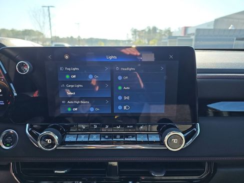 Used 2024 Chevrolet Colorado Z71 w/ Z71 Convenience Package 2 image 30