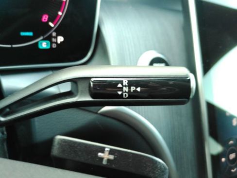 Used 2025 Mercedes-Benz GLC 300 image 43