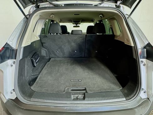 Used 2023 Nissan Rogue SV image 23