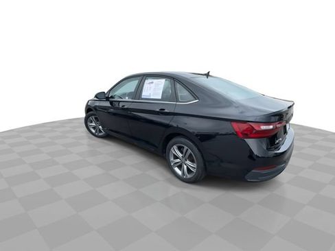 Used 2024 Volkswagen Jetta SE FWD image 6