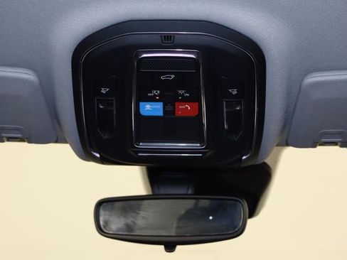 Used 2023 Jeep Grand Cherokee Limited w/ Black Appearance Package image 25