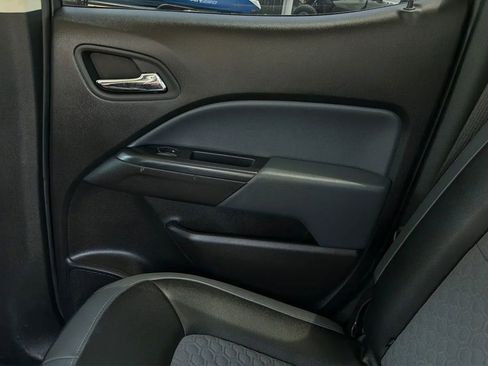 Used 2017 Chevrolet Colorado Z71 AWD/4WD image 32