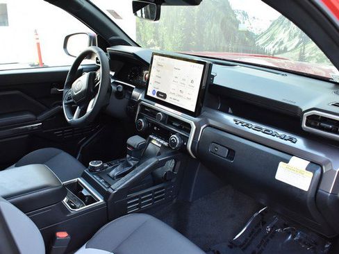 Used 2025 Toyota Tacoma TRD Off-Road image 29