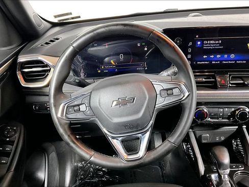 Used 2025 Chevrolet TrailBlazer ACTIV w/ Driver Confidence Package FWD image 5