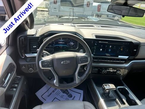Used 2025 Chevrolet Silverado 1500 LT Trail Boss w/ LT Trail Boss Premium Package AWD/4WD image 27