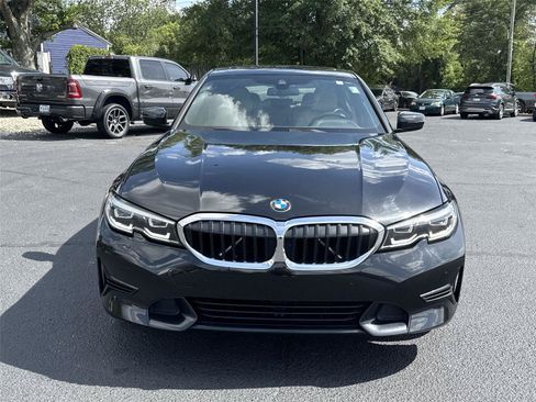 Used 2022 BMW 330i Sedan w/ Premium Package 2 RWD image 2