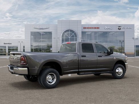 New 2026 RAM 3500 Tradesman AWD/4WD image 4