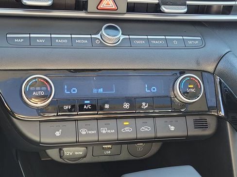 New 2026 Hyundai Elantra Limited image 10